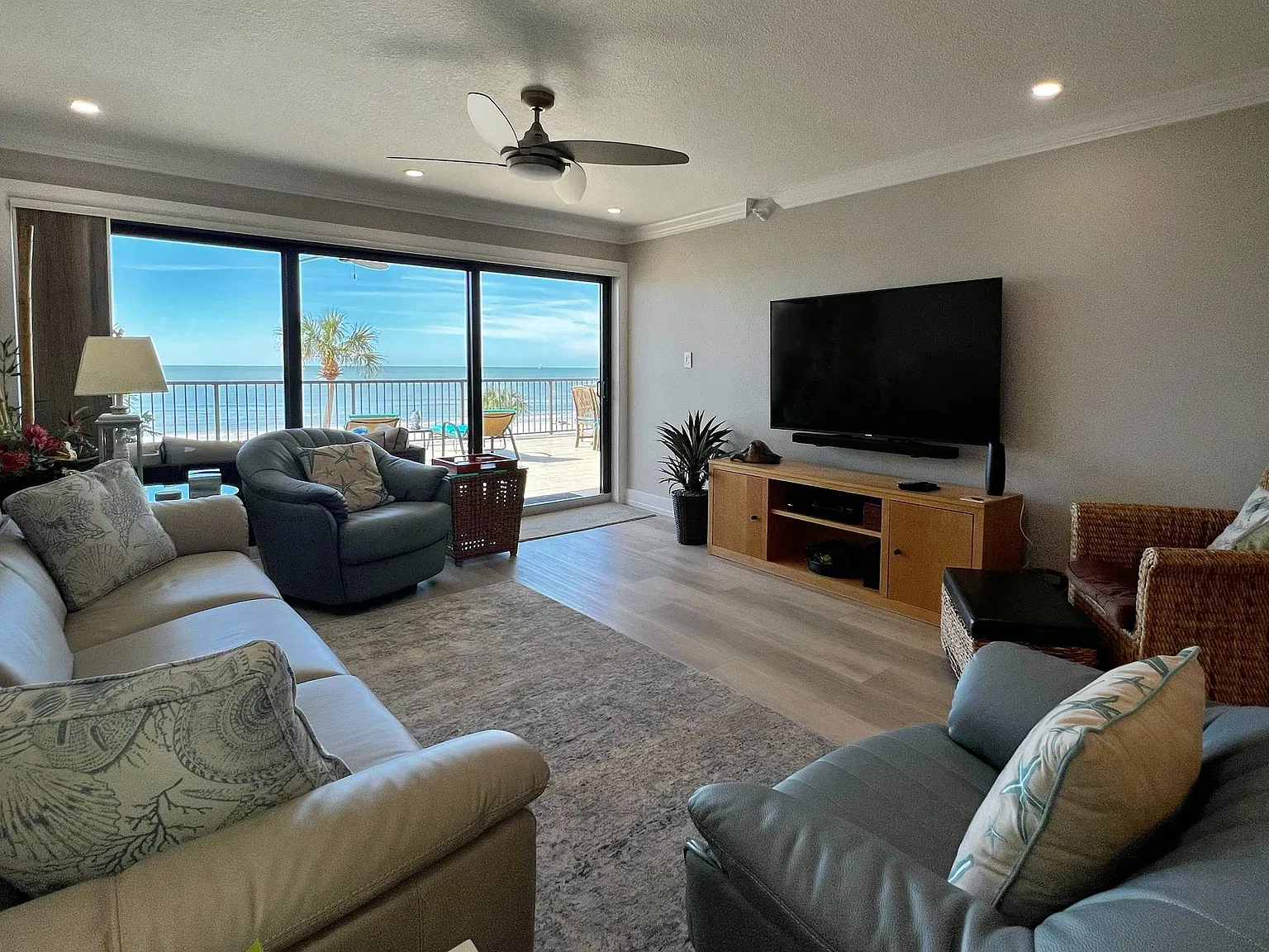 2 bed, 1225 sqft, $3,800 — Photo 1