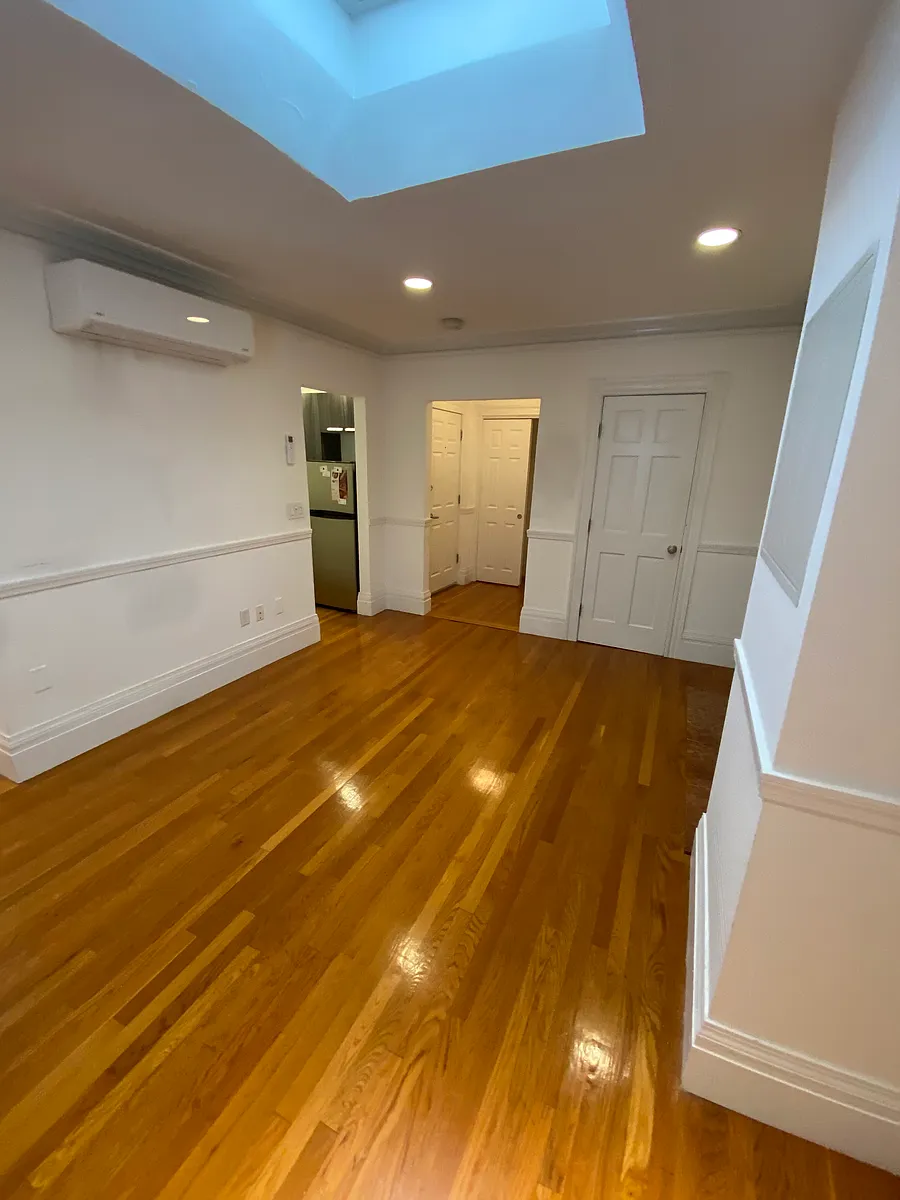Building Photo - 254 Newbury St #7