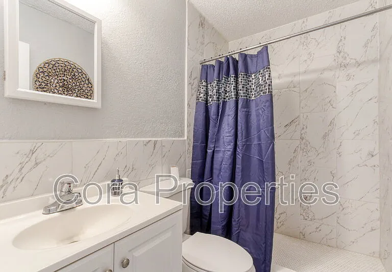685 Sears Ave NE #4 — Photo 8