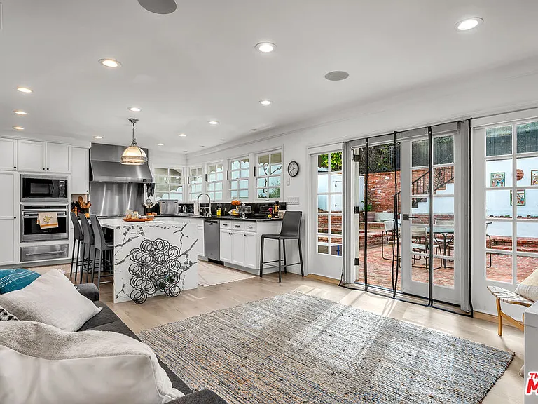 751 Westholme Ave — Photo 11