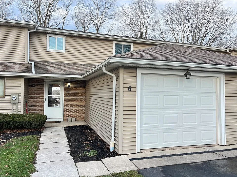 6 Bucklebury Hl