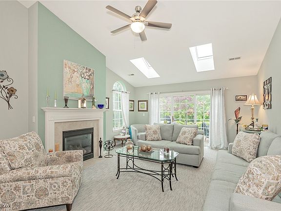 2nd image of 8729 Crestview Dr