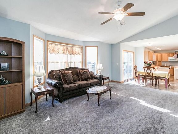 5th image of 8635 Bayview Dr