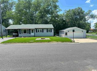 223 Oakdale Ave, Pekin, IL 61554