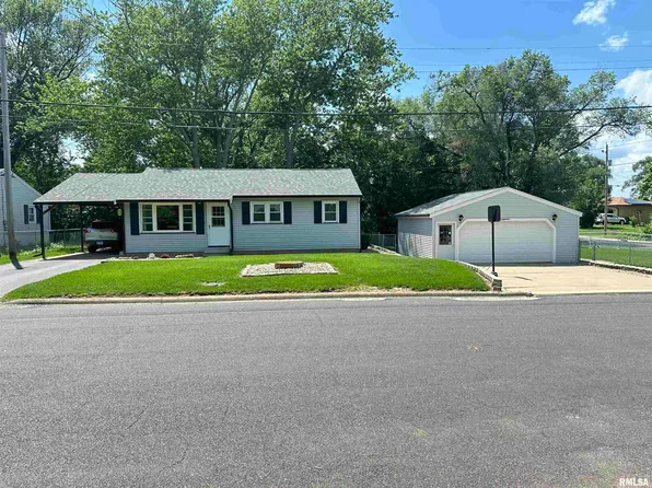 223 Oakdale Ave, Pekin, IL 61554