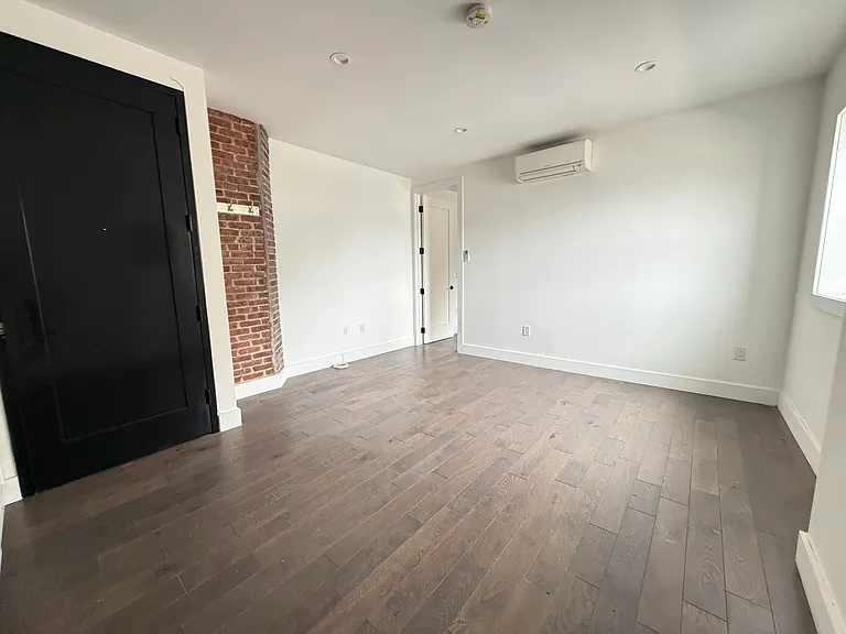 134 Beach 122 St #3A — Photo 5