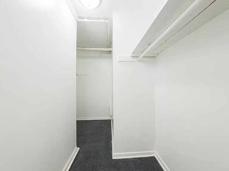 The Flats on 21st — Photo 12