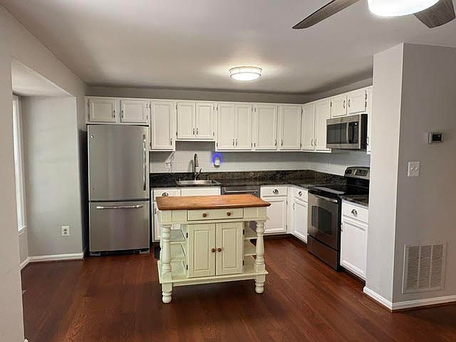 1st image of 6488 Brickleigh Ct