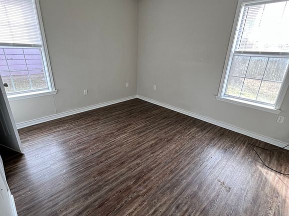 2nd image of 1213 W Arkansas St