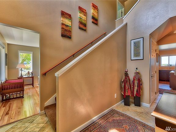 3rd image of 603 NW Glenwood Ct