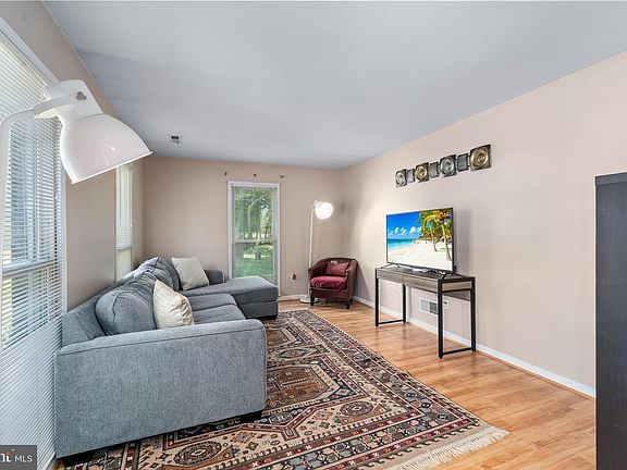 5th image of 1516 Bryan Ct