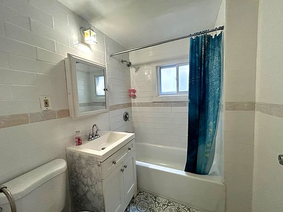5th image of 83 Sattler Ave Unit 1
