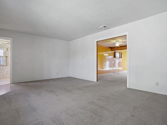 5th image of 1032 W Stanton Way