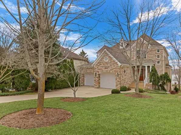 38856 N Cedar Crest Dr, Lake Villa, IL 60046