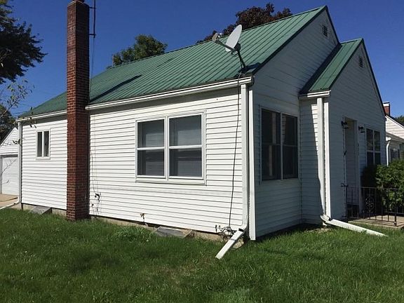 2nd image of 823 S 12th St