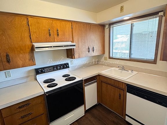 4th image of 403 La Villa Dr