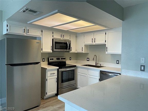 5th image of 336 S Buffalo Dr Unit 201
