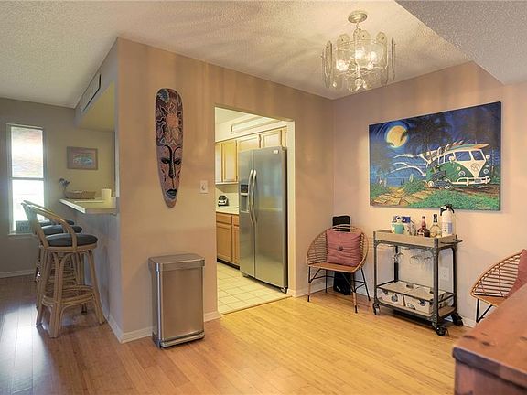 3rd image of 6210 Treetop Dr