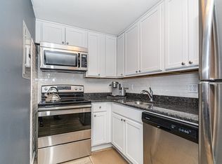 96 Richardson Rd #B24, North Chelmsford, MA 01863