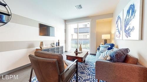 5th image of 9121 Darby Ave #413