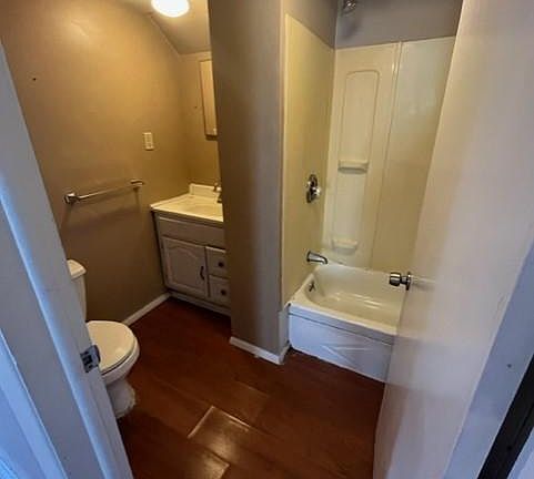 5th image of 201 Vannear Ave Unit 4