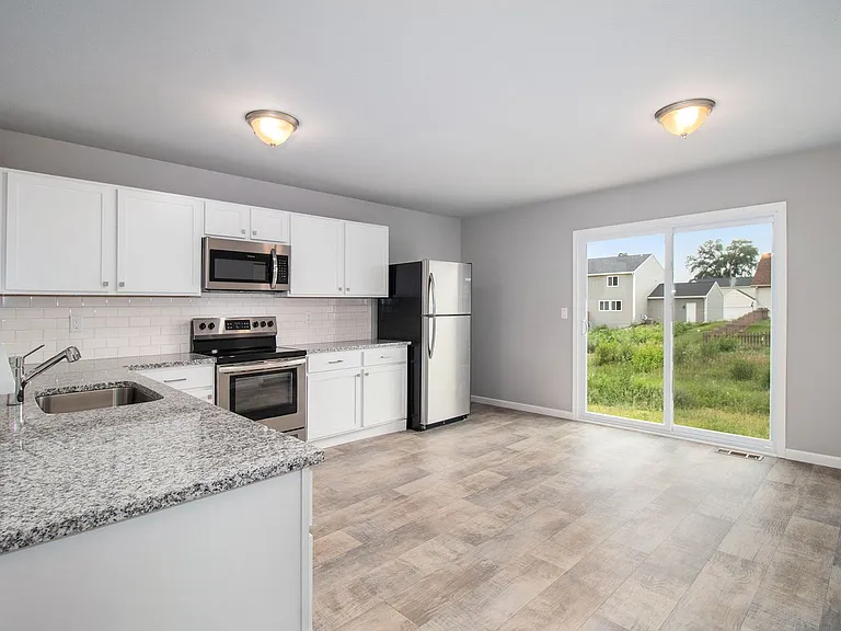1624 Autumn Ridge Ln — Photo 2