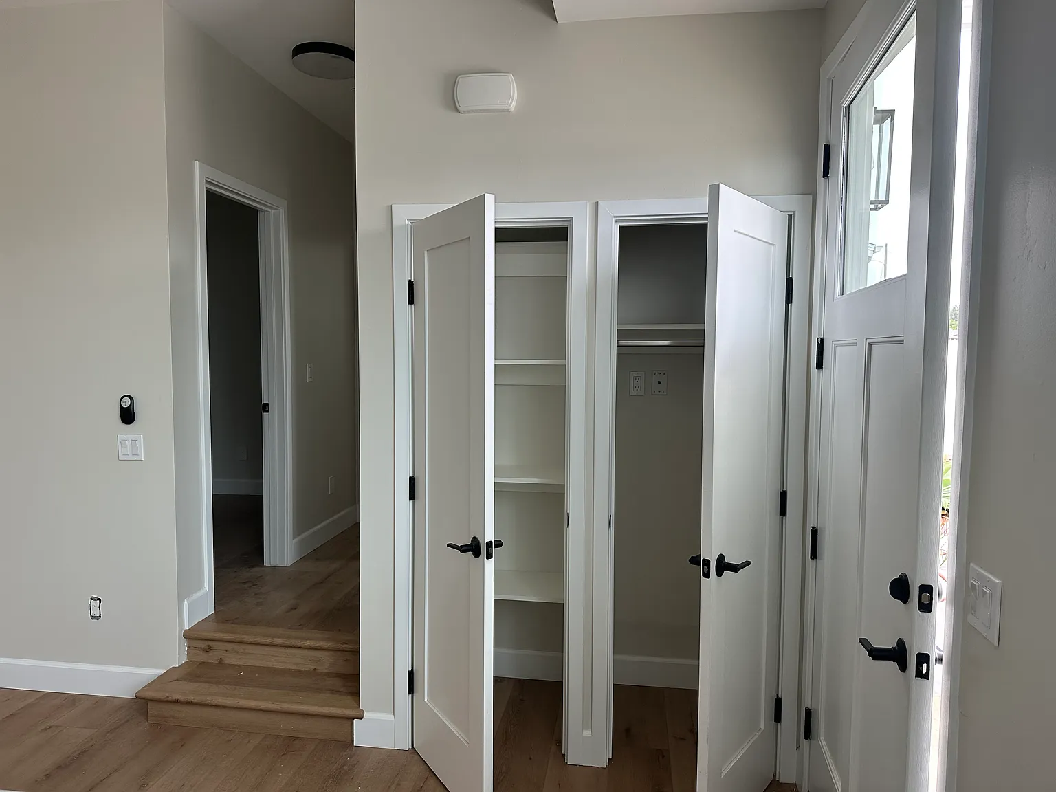 2 bed, 1100 sqft, $4,100 — Photo 4