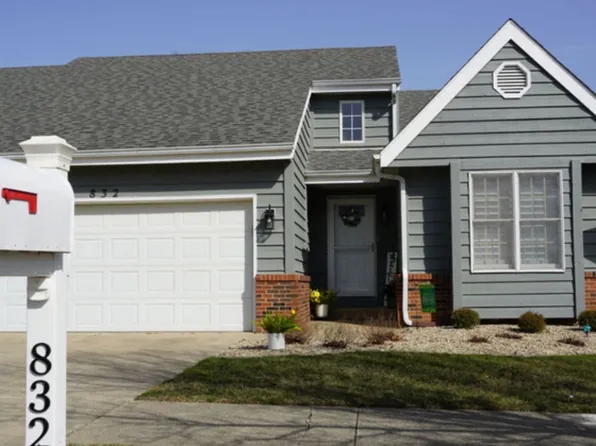 832 Pheasant Dr, Crown Point, IN 46307