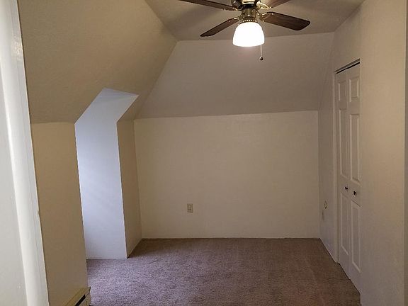 2nd bedroom or home office 8'6" X 11' 9" 