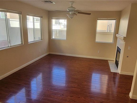 3rd image of 7443 Mojave Canyon St