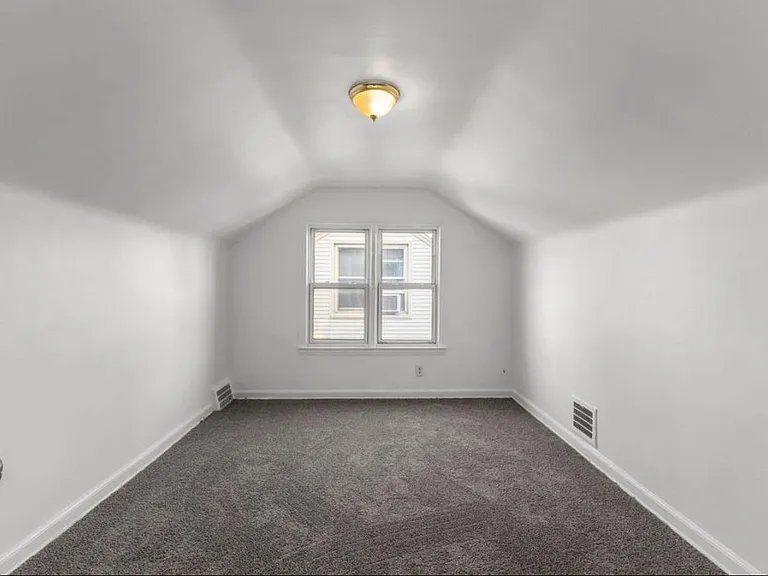 3511 Monroe St — Photo 2
