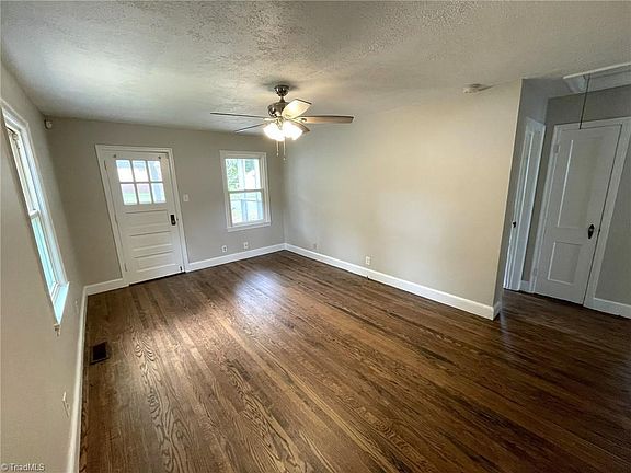 4th image of 1014 McCormick St