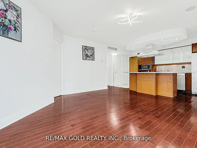 550 Queens Quay W #509 — Photo 24