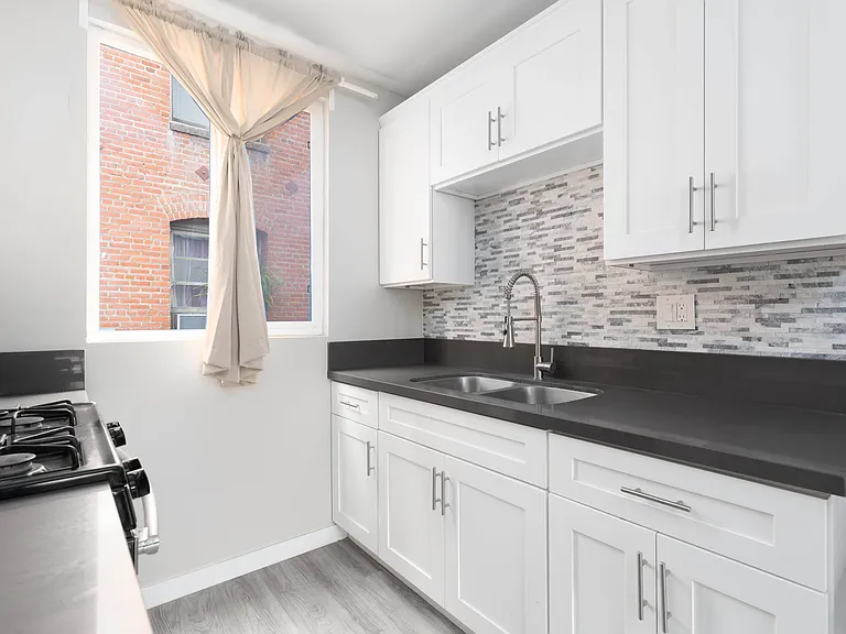 417 S Kenmore Ave #2 — Photo 4