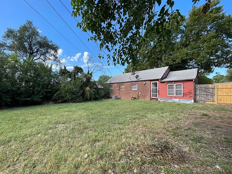 1434 N Belmont Ave — Photo 18