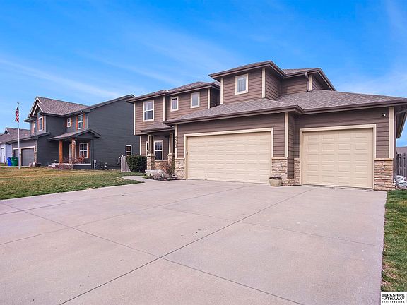2nd image of 4502 Helwig Ave