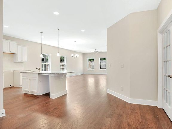 452 Shaftesbury Place-05 Compressed