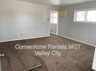 827 3rd St SW, Valley City, ND 58072