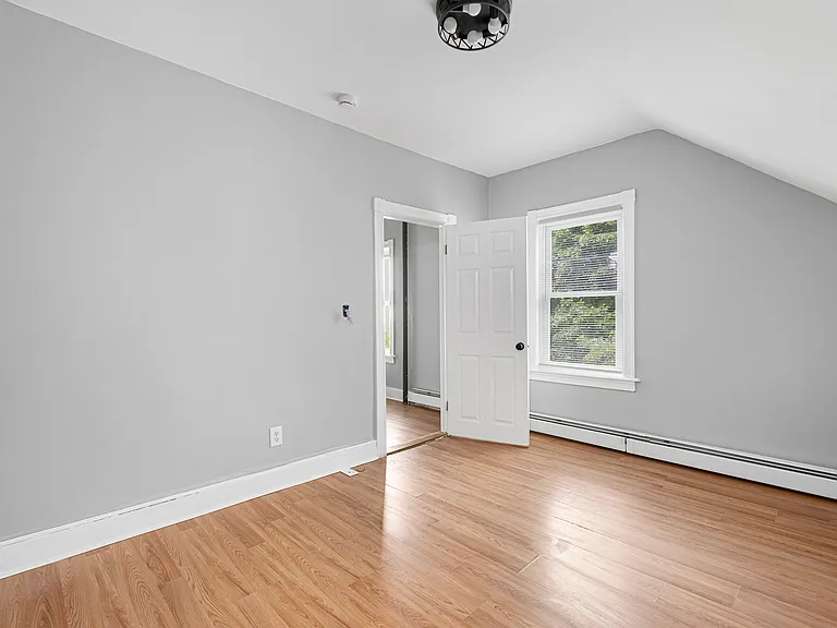 73-75 Robin St #3 — Photo 13
