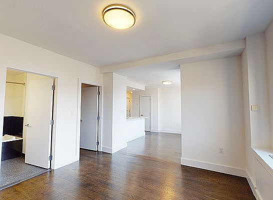 4th image of 666 W End Ave #21HJ