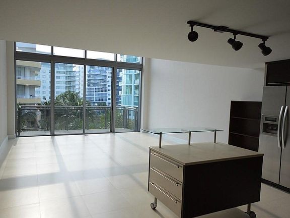5th image of 6000 Collins Ave APT 503