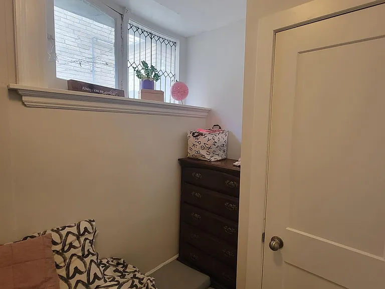 548 Waterloo St #1 — Photo 13