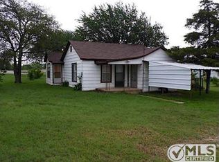 134 W Hudgins St, Krum, TX 76249