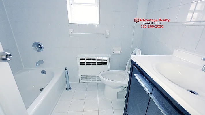 Rented by Advantage Realty of Forest Hills Inc | media 10
