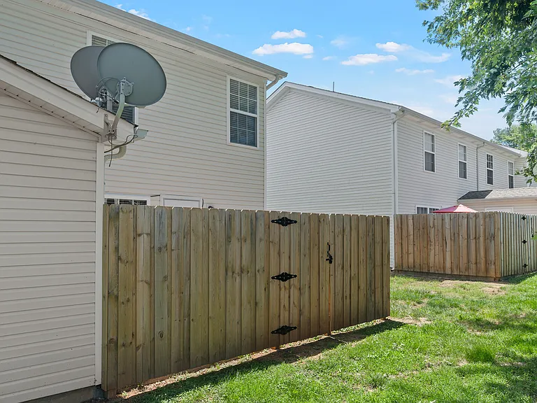 426 Arapaho Dr — Photo 33