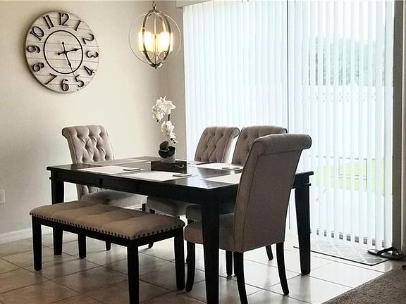 3rd image of 8874 Hinsdale Heights Dr