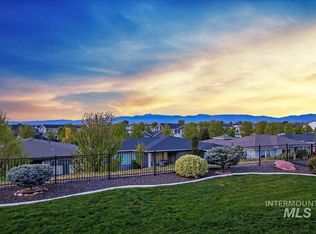 2390 E Lodge Trail Dr, Meridian, ID 83642