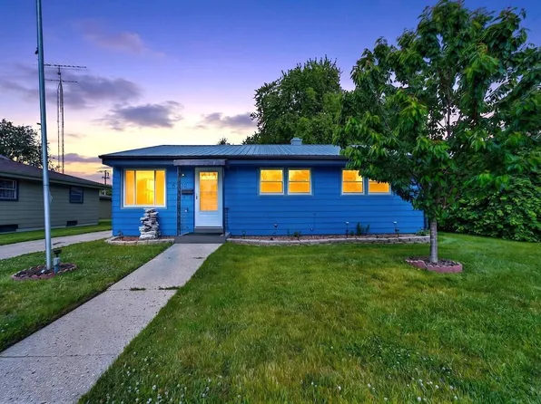 8302 26 AVENUE, Kenosha, WI 53143