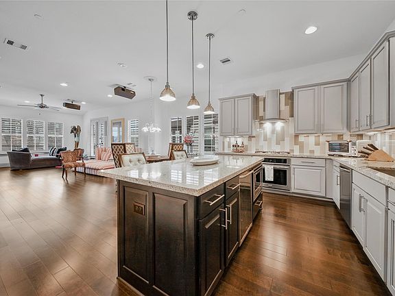 3rd image of 1619 Rosewood St