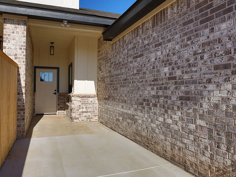 2109 Bryant St — Photo 2